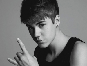 Justin Bieber devil handsign il cornuto